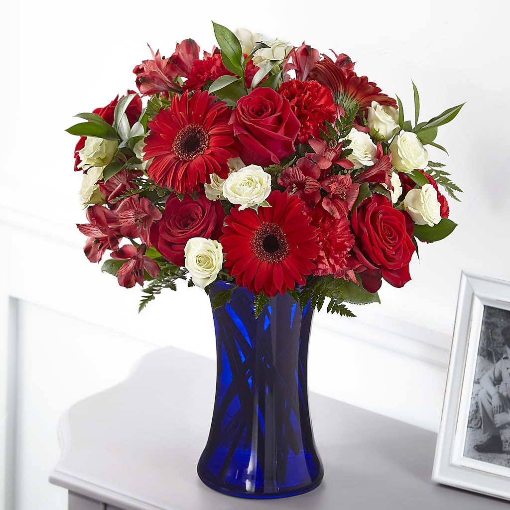 Hearts Embrace Bouquet – KATHY'S FLOWERS, Adair OK