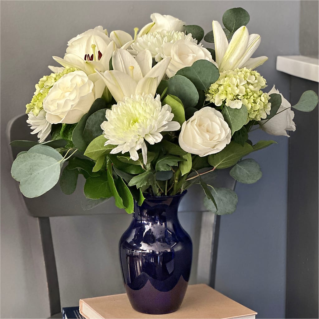 Snowy Dreams Bouquet – KATHY'S FLOWERS, Adair OK