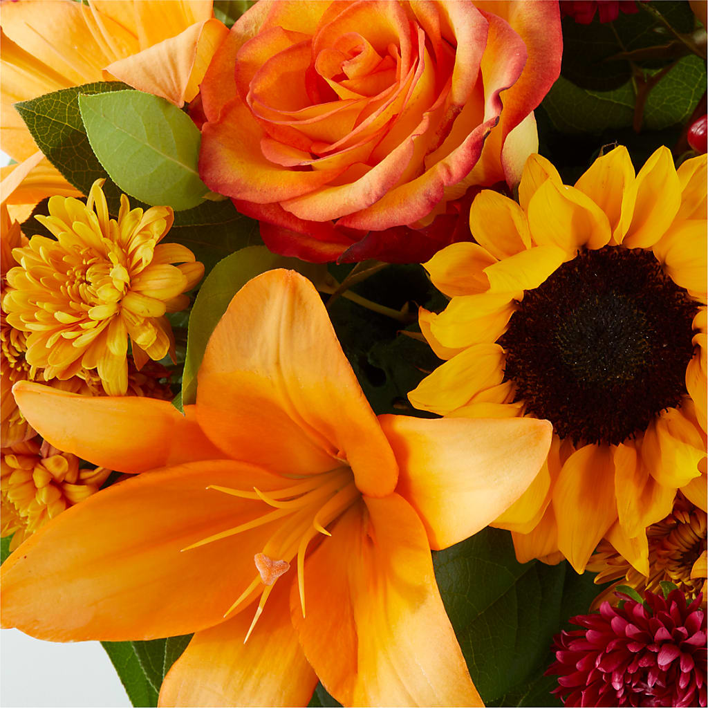 Grateful Centerpiece – KATHY'S FLOWERS, Adair OK