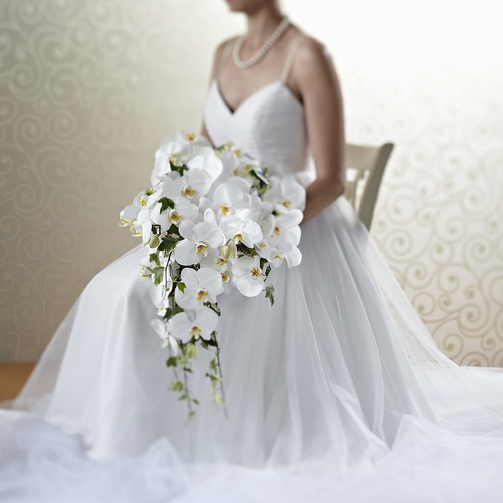 Classic White Bouquet – KATHY'S FLOWERS, Adair OK