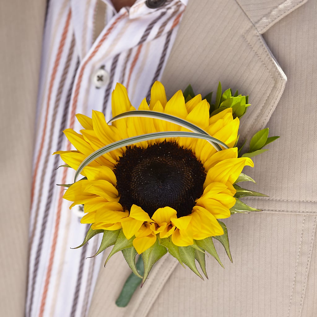 Free Spirit Boutonniere – KATHY'S FLOWERS, Adair OK